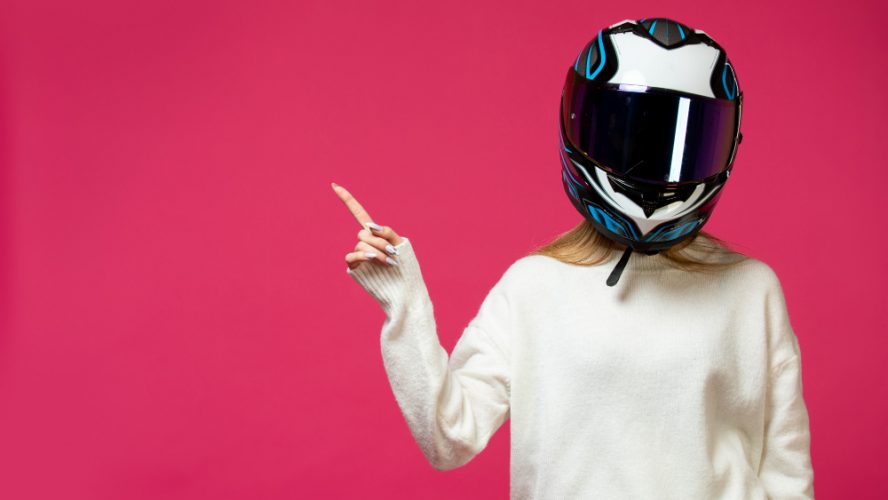 Conheça os modelos de capacete feminino da Zelão Racing